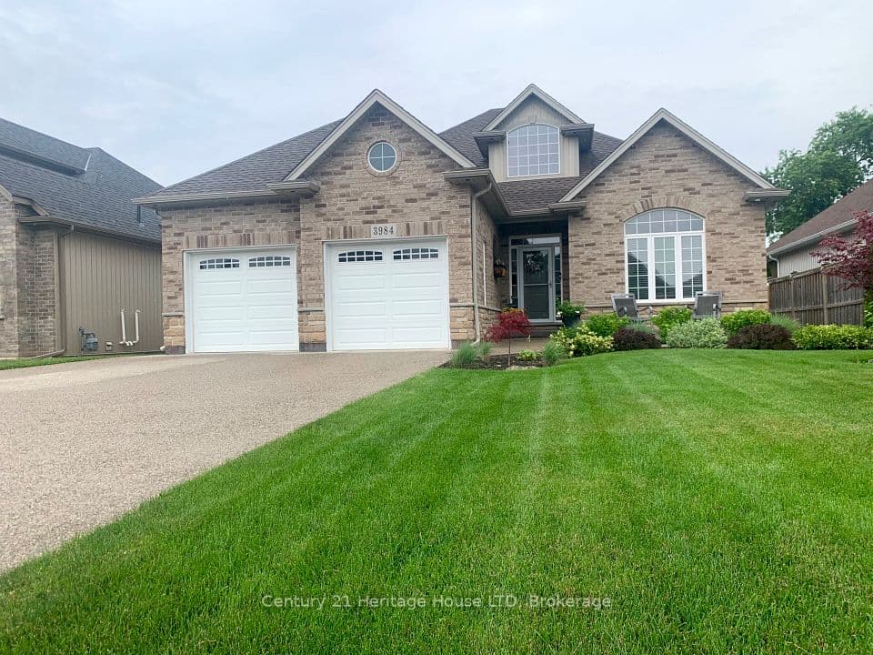 3984 VILLAGE CREEK Drive, Fort Erie, ON L0S 1S0 – photo 2