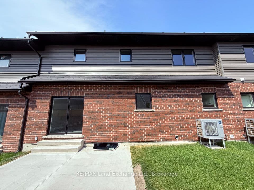 8 GOLF LINKS Road Unit 2, Kincardine, ON N2Z 0G1 – photo 2