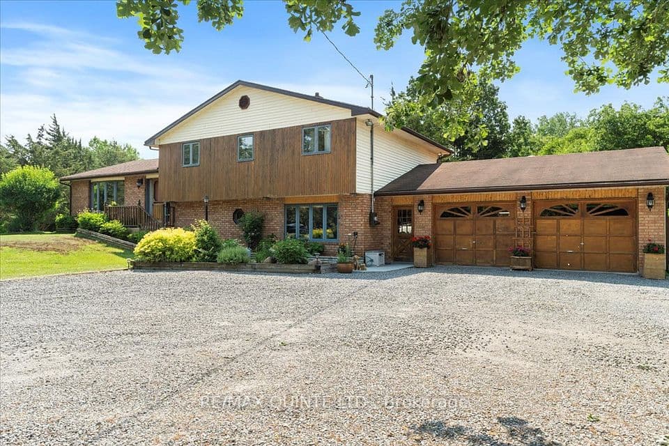 338 Sunrise Drive, Prince Edward County, ON K8N 4Z7 – main photo