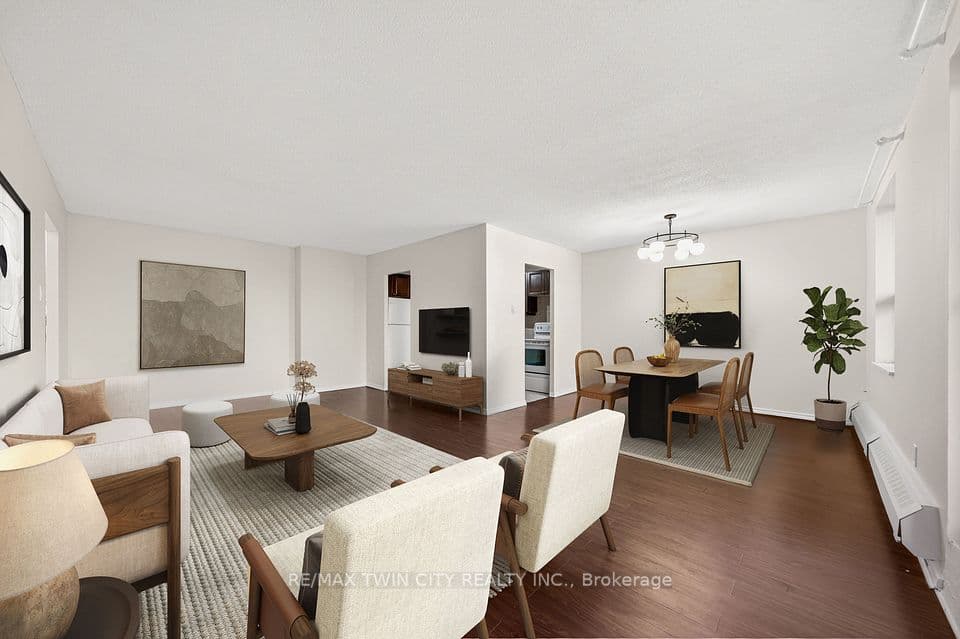 1100 Courtland Avenue E 605, Kitchener, ON N2C 2H9 – photo 2