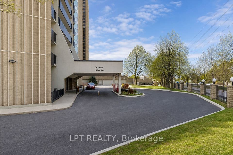 1380 Prince Of Wales Drive 802, Mooneys Bay - Carleton Heights and Area, ON K2C 3N5 – photo 3