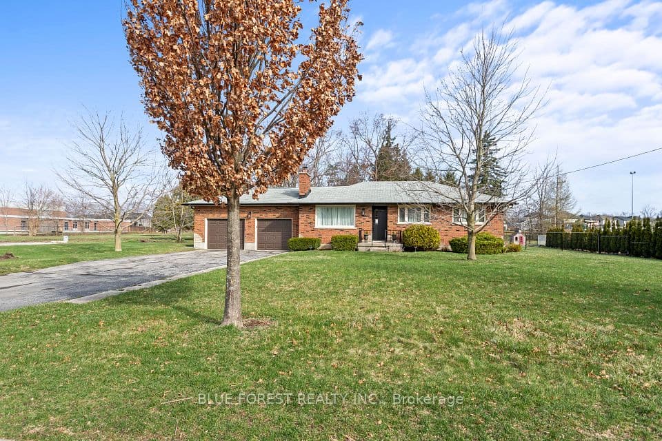 6742 James Street, London South, ON N6P 1A6 – main photo