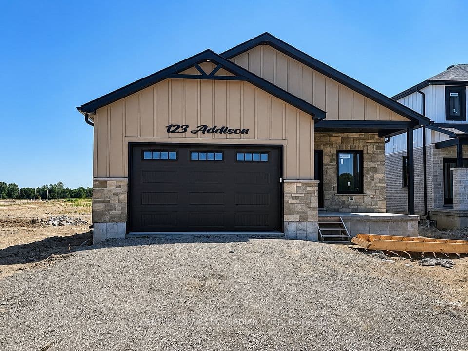 123 Addison Avenue, Lucan Biddulph, ON N0M 2J0 – main photo
