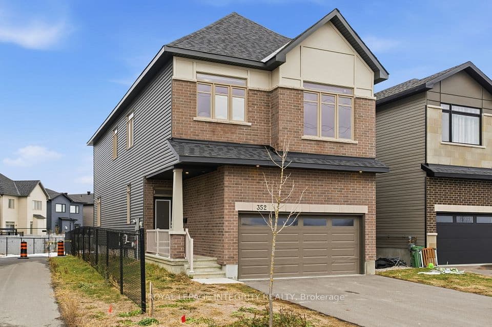 352 Monticello Avenue, Kanata, ON K2S 2S5 – main photo