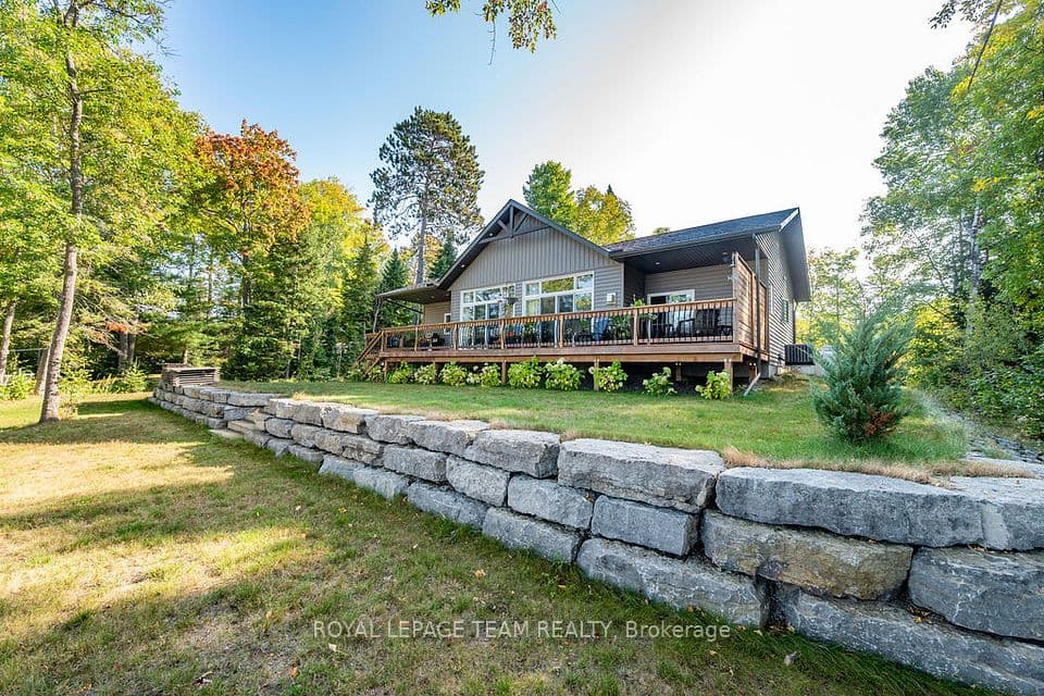 42153B Combermere Road S, Madawaska Valley, ON K0J 1B0 – main photo