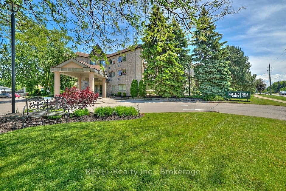 3364 Montrose Road 301, Niagara Falls, ON L2H 0J8 – main photo