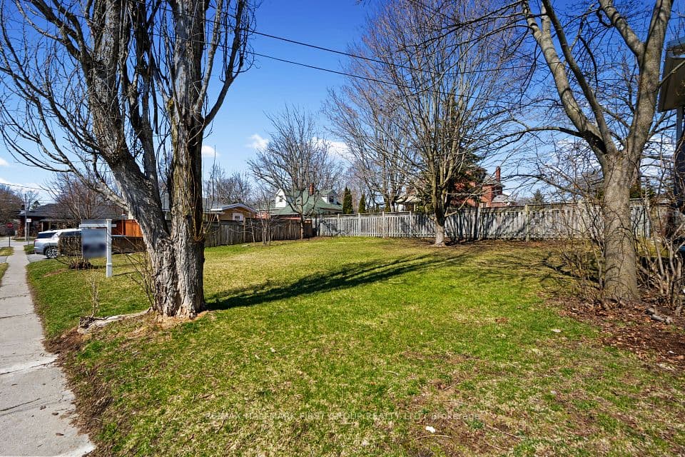 104 Anne Street, Cobourg, ON K9A 1G5 – photo 3