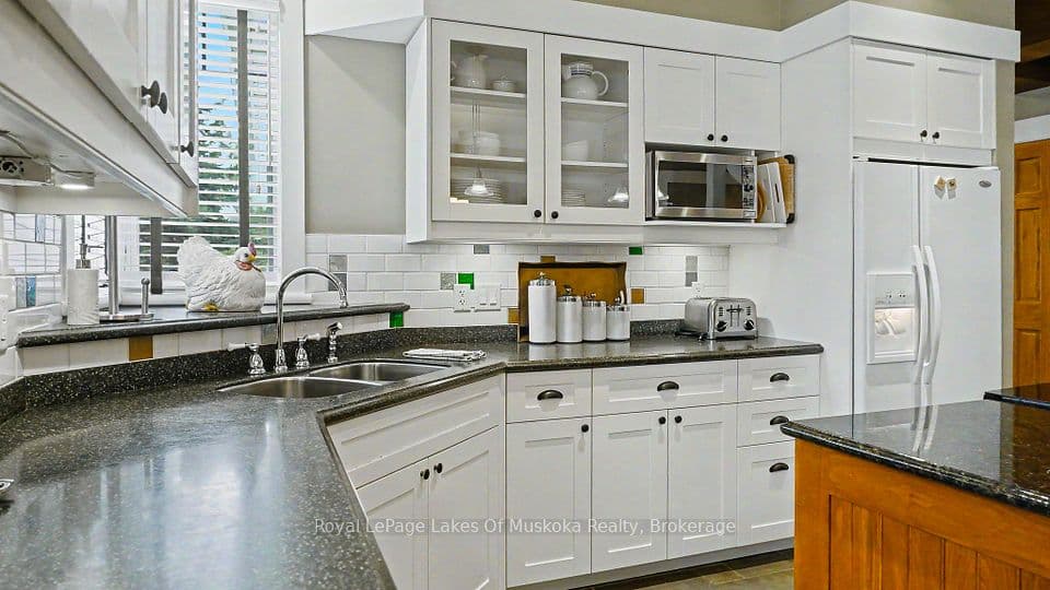 1020 Birch Glen Road Villa 1 Week 9, Lake of Bays, ON P0B 1A0 – main photo