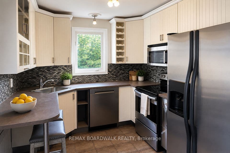 320 Laurier Avenue E, Lower Town - Sandy Hill, ON K1N 6P6 – photo 3