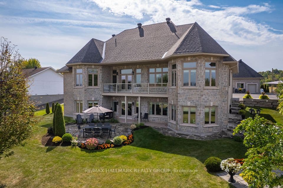 3285 Front Road S, East Hawkesbury, ON K6A 2R2 – main photo