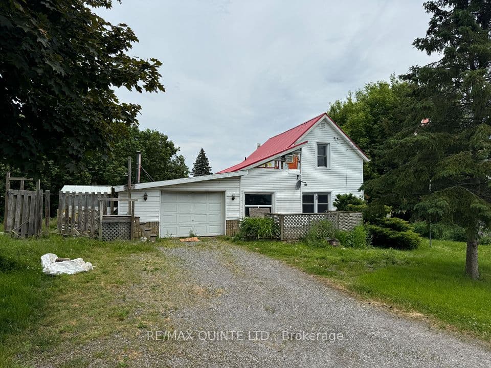 801 Old Highway 2, Quinte West, ON K8V 5P5 – main photo