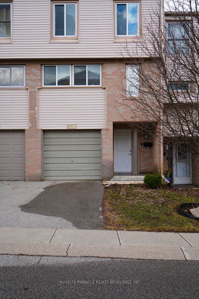 1258 Limberlost Road 35, London North, ON N6G 3A5 – main photo