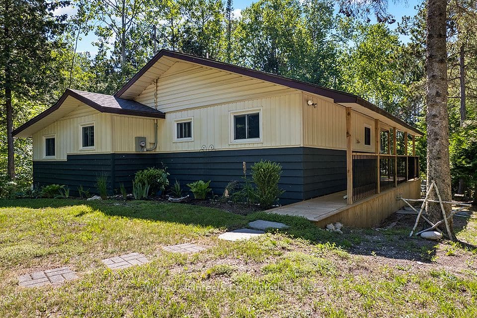 55 Thompson Avenue, Native Leased Lands, ON N0H 2G0 – main photo