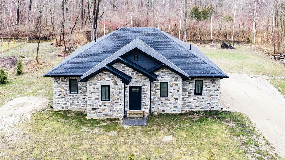 6043 FRANKS Road, Lambton Shores, ON N0M 1J0 – photo 3