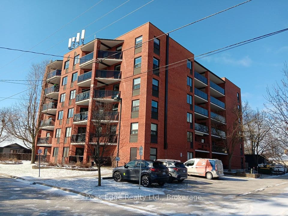 536 11th Avenue 303, Hanover, ON N4N 2S4 – main photo