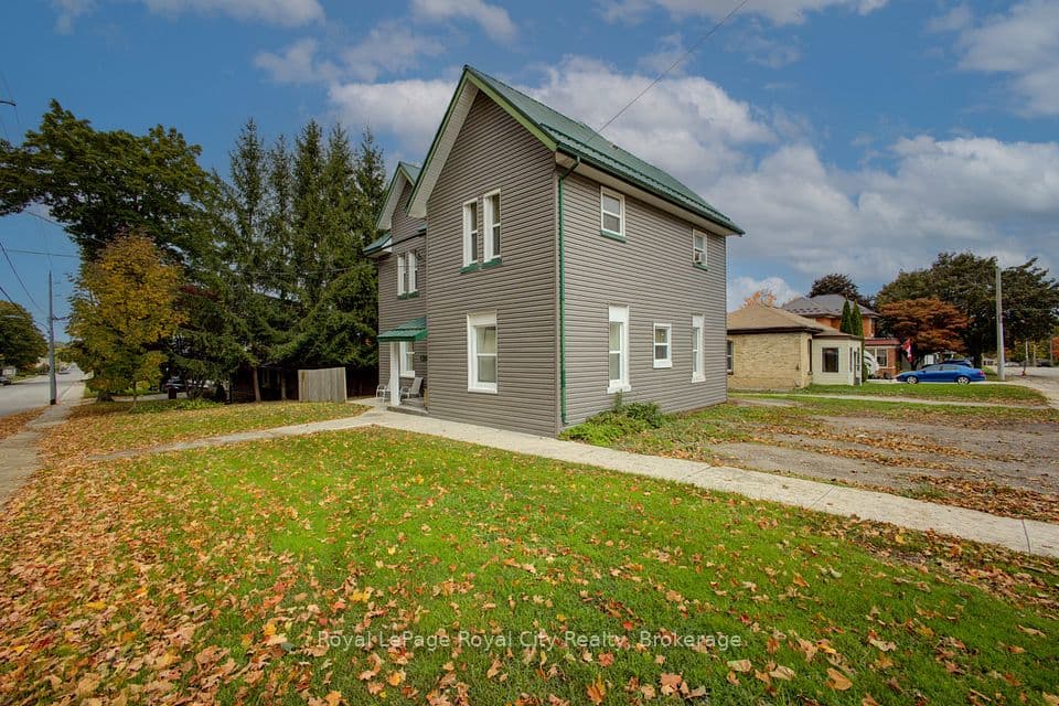 103 Patrick Street E, North Huron, ON N0G 2N0 – main photo