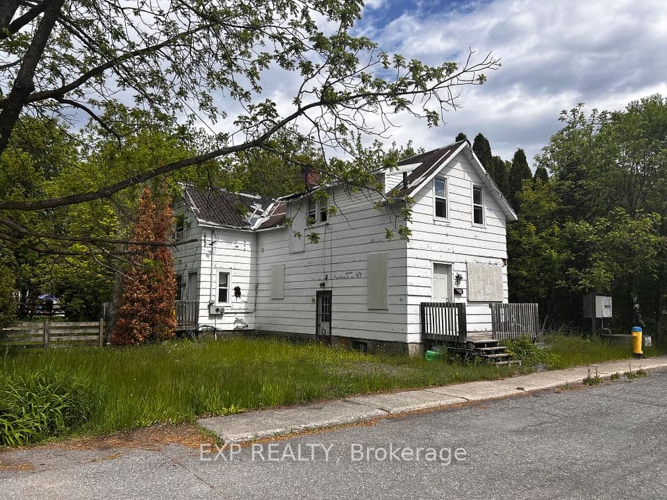 139 CHARLES Street, Carleton Place, ON K7C 2Y4 – photo 2