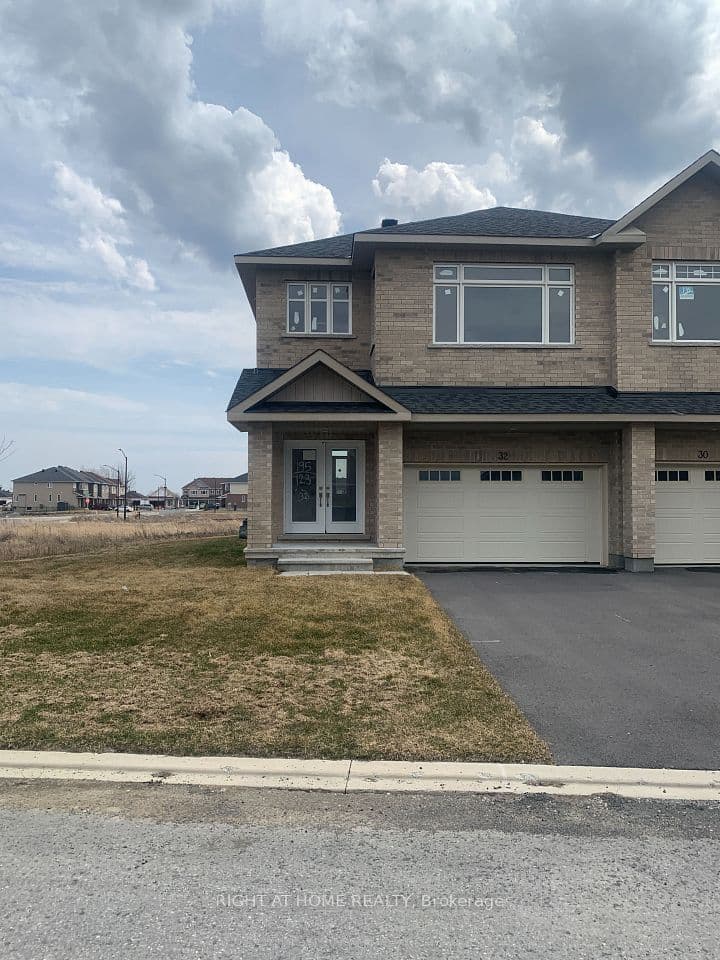 32 Wylie Way, Carleton Place, ON K7C 0C4 – main photo