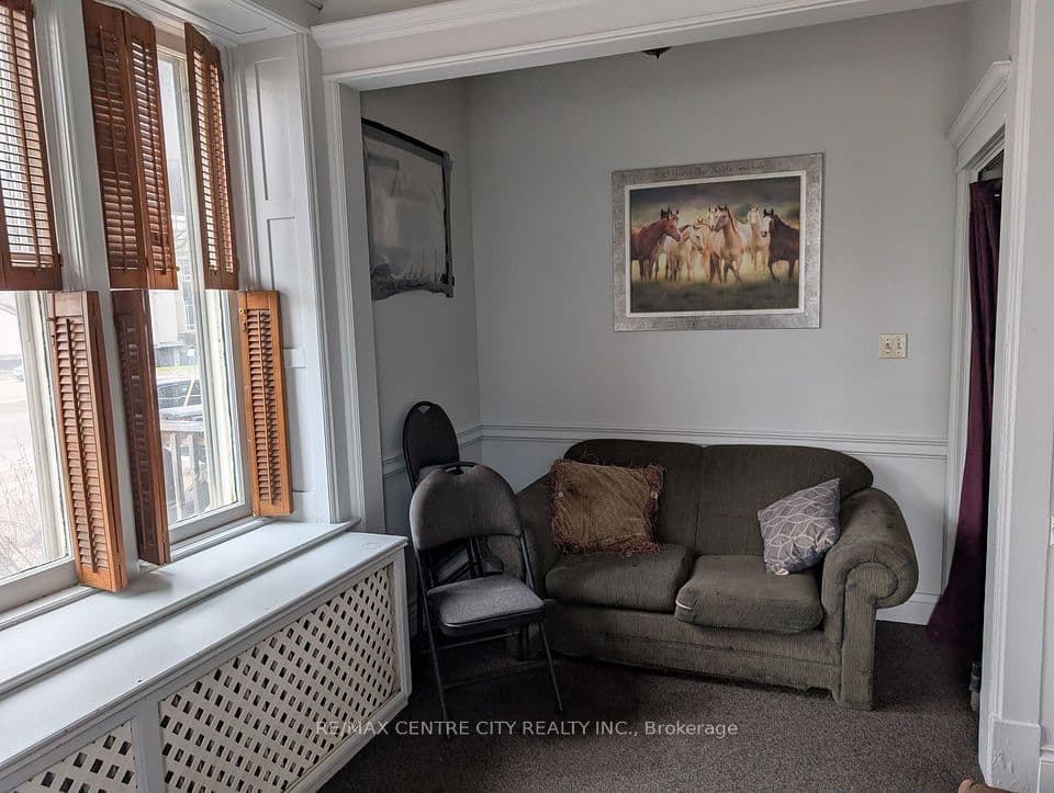 334 Queens Avenue, London East, ON N6B 1X4 – photo 3