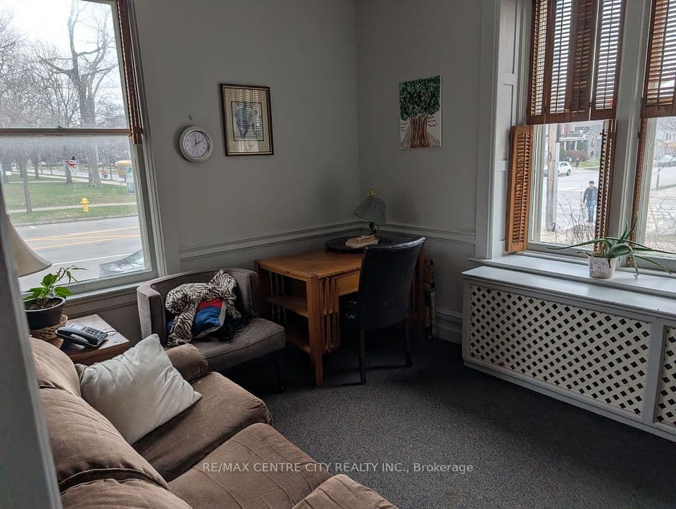 334 Queens Avenue, London East, ON N6B 1X4 – photo 2