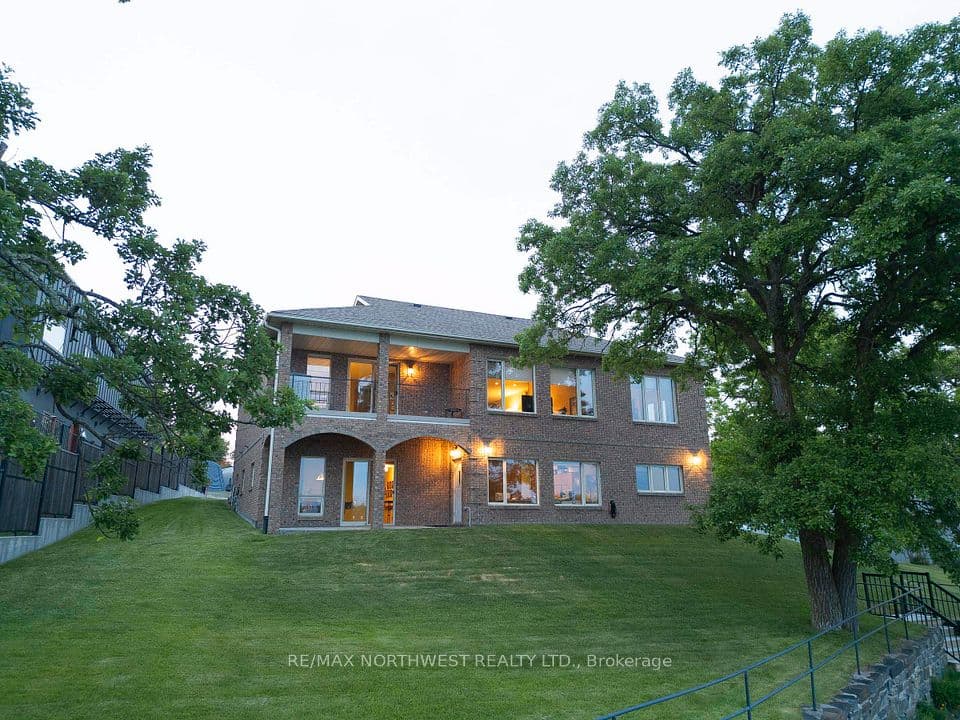 110 Lakeside Crescent, Kenora, ON P9N 4H4 – main photo