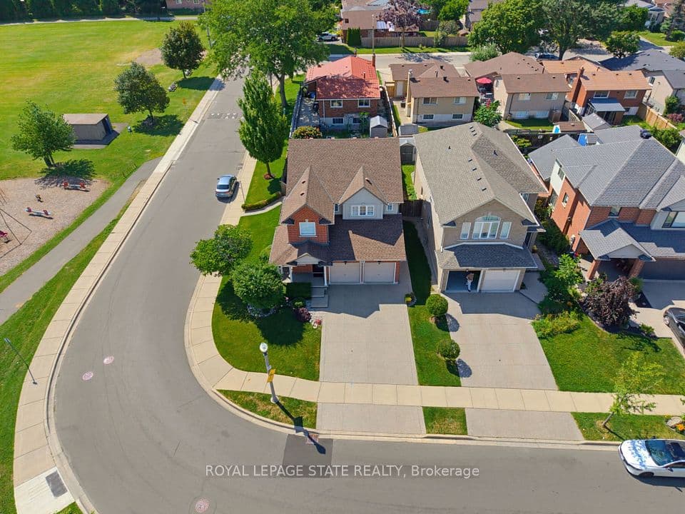 314 Brigadoon Drive, Hamilton, ON L9C 0B7 – photo 3