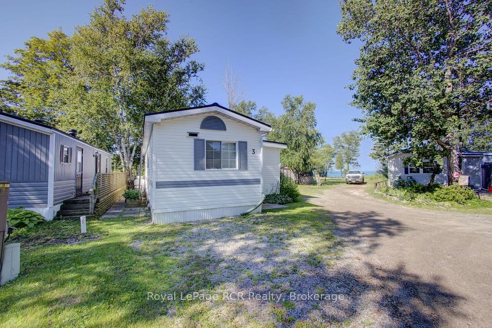 79681 Bluewater Hwy 21 3 Maple St, Central Huron, ON N7A 3X8 – main photo