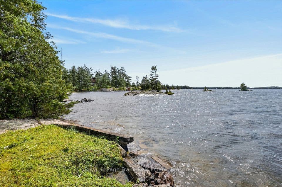 1550 Island 85 Stoney Lake, Douro-Dummer, ON K0L 2H0 – photo 2