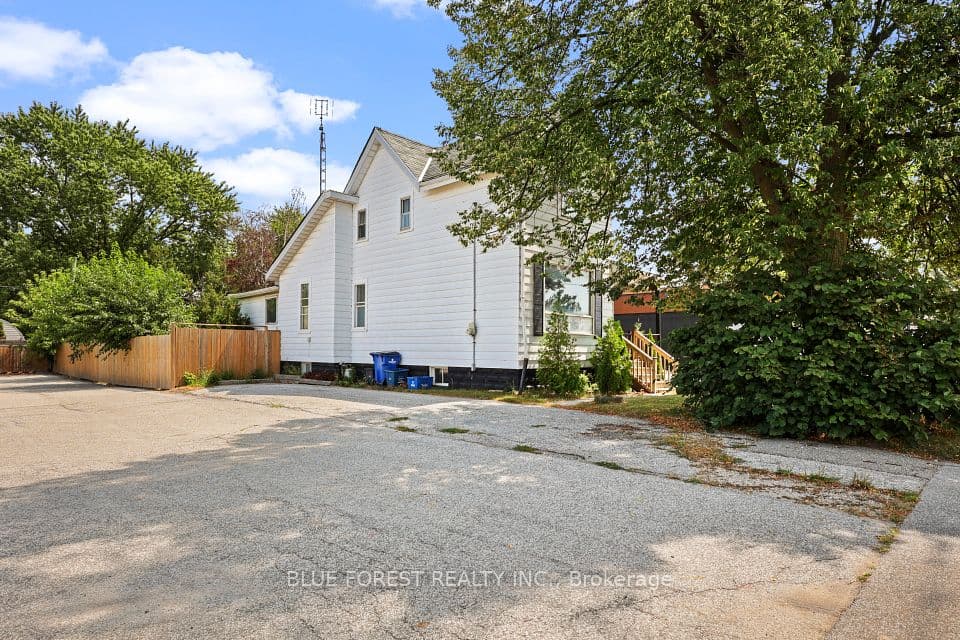 305 St Clair Street, Chatham-Kent, ON N7L 3J8 – photo 3