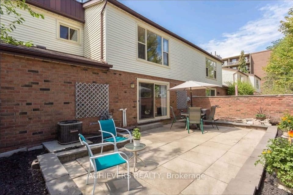 770 Fanshawe Park Road E, London North, ON N5X 1L5 – main photo
