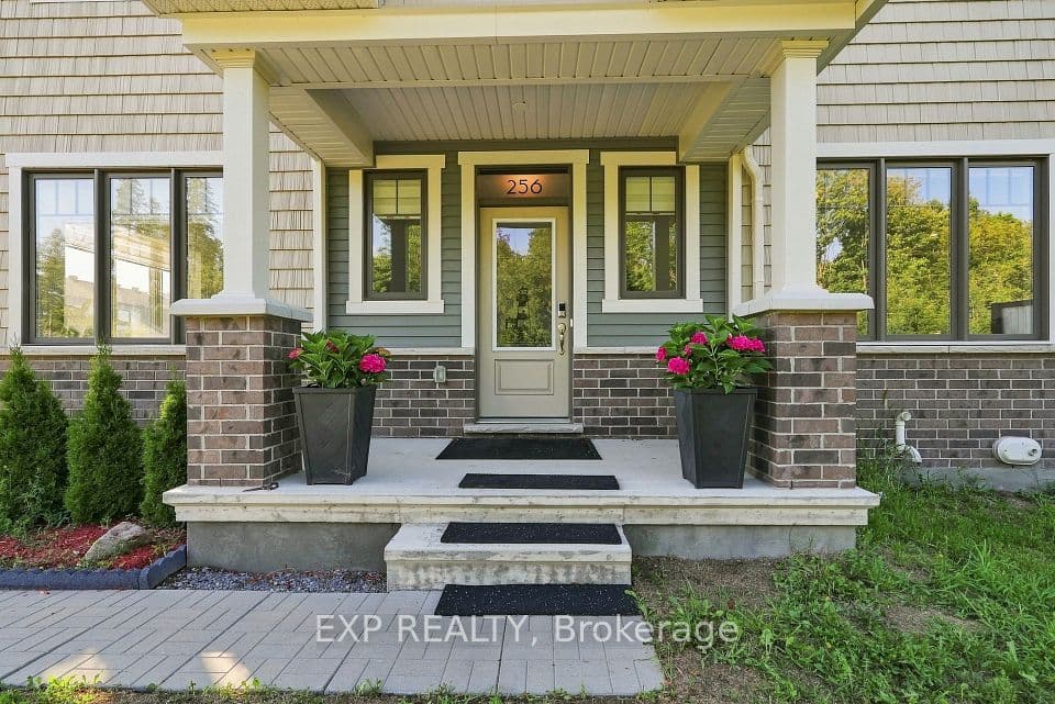 256 Billrian Crescent, Stittsville - Munster - Richmond, ON K2S 3A5 – photo 2