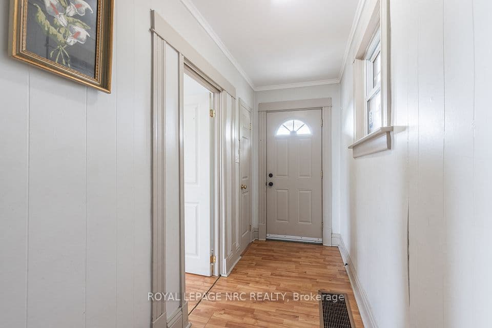 44 Carlisle Street, St. Catharines, ON L2R 4H4 – photo 3