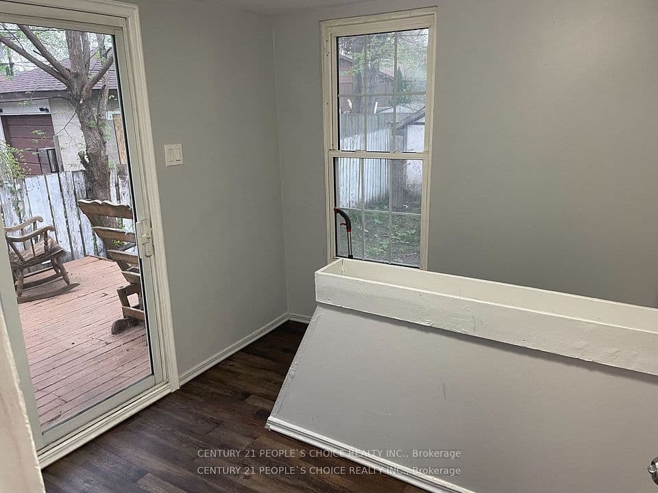986 Bridge Avenue, Windsor, ON N9B 2N1 – photo 2