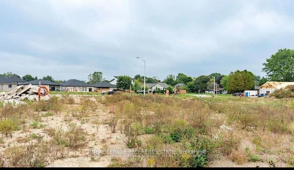 11 Hemlock Drive, Tillsonburg, ON N4G 5S3 – main photo