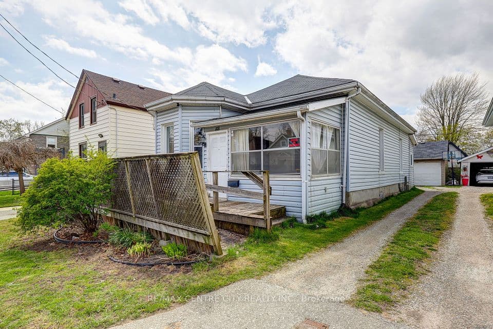 88 Flora Street, St. Thomas, ON N5P 2X6 – photo 2