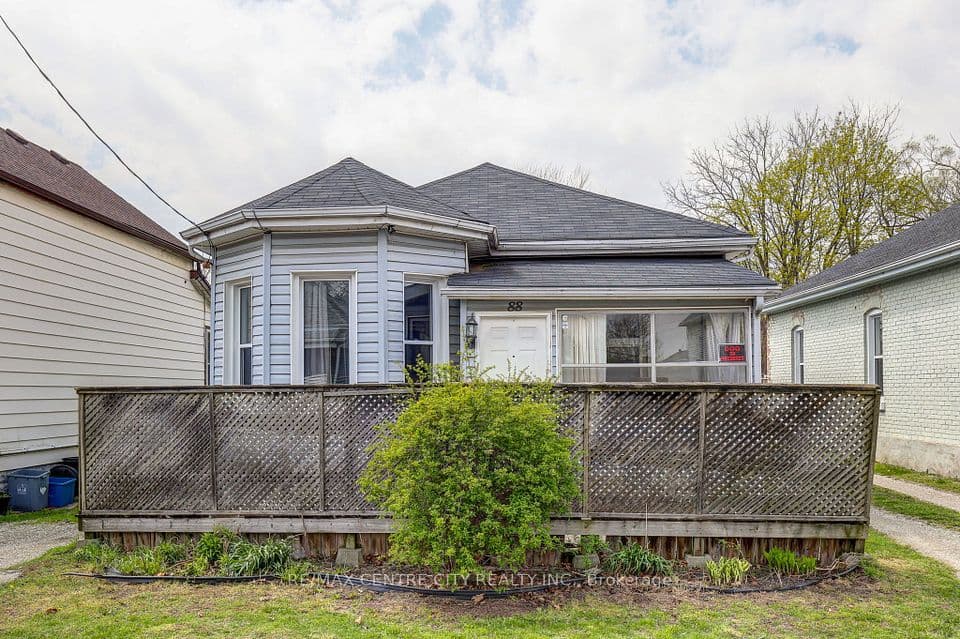88 Flora Street, St. Thomas, ON N5P 2X6 – main photo