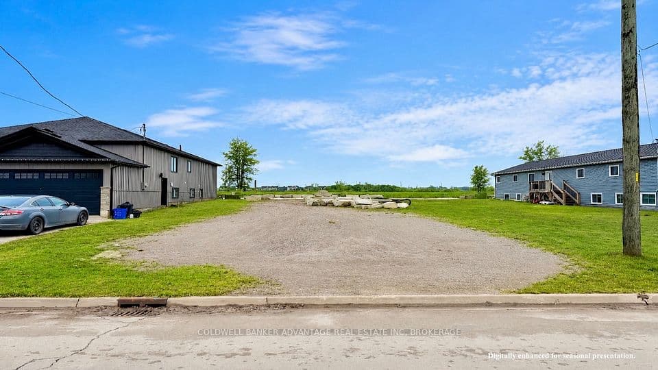 22 Huron Street, Welland, ON L3B 5J3 – main photo
