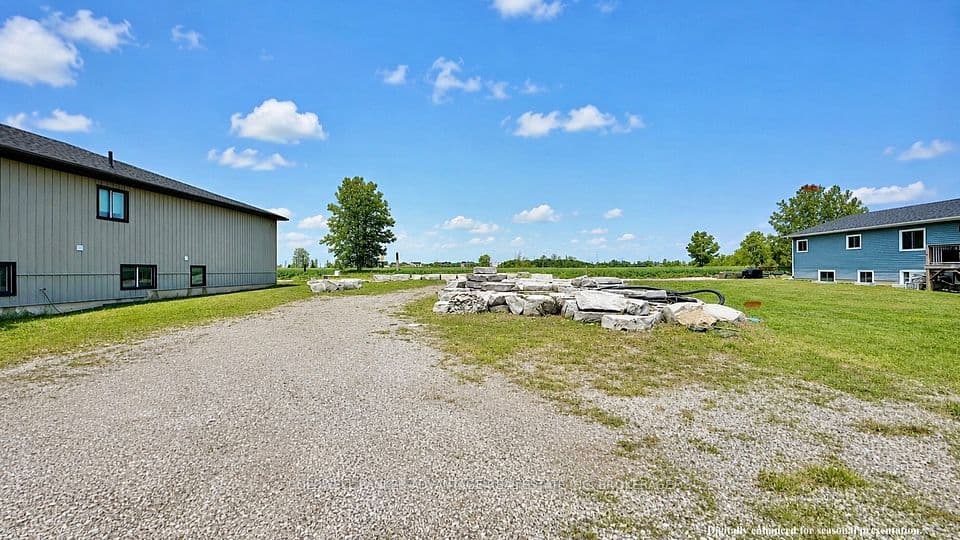 22 Huron Street, Welland, ON L3B 5J3 – photo 2