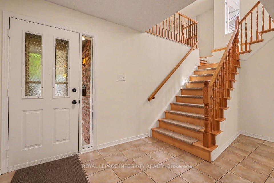7012 Notre Dame Street, Orleans - Convent Glen and Area, ON K1C 1H7 – photo 2