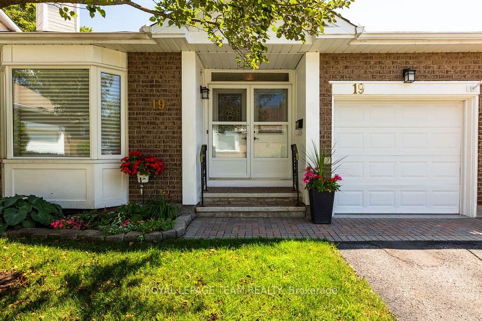 19 Pine Needles Court, Stittsville - Munster - Richmond, ON K2S 1G5 – photo 2