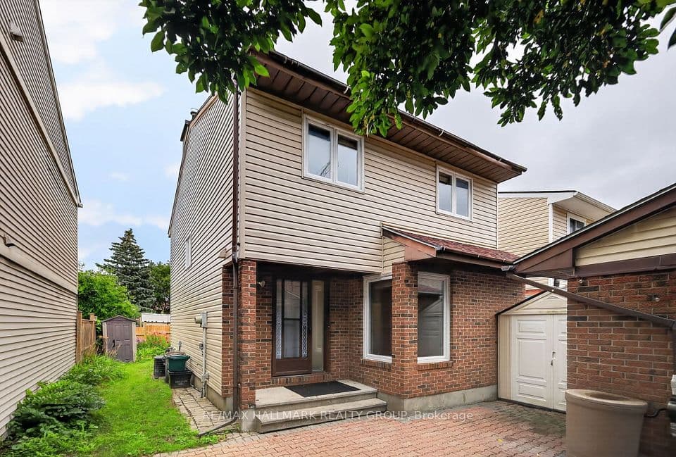 704 Malibu Terrace, Mooneys Bay - Carleton Heights and Area, ON K2C 3T8 – main photo