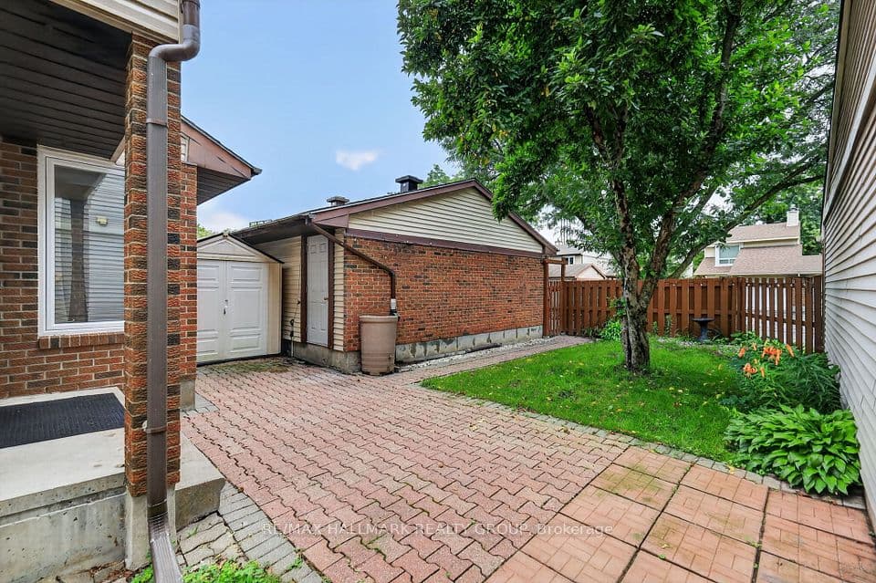 704 Malibu Terrace, Mooneys Bay - Carleton Heights and Area, ON K2C 3T8 – photo 3