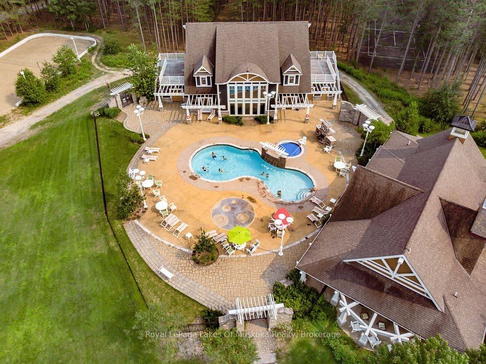 1020 Birch Glen Road V 16, W2, Lake of Bays, ON P0B 1A0 – main photo