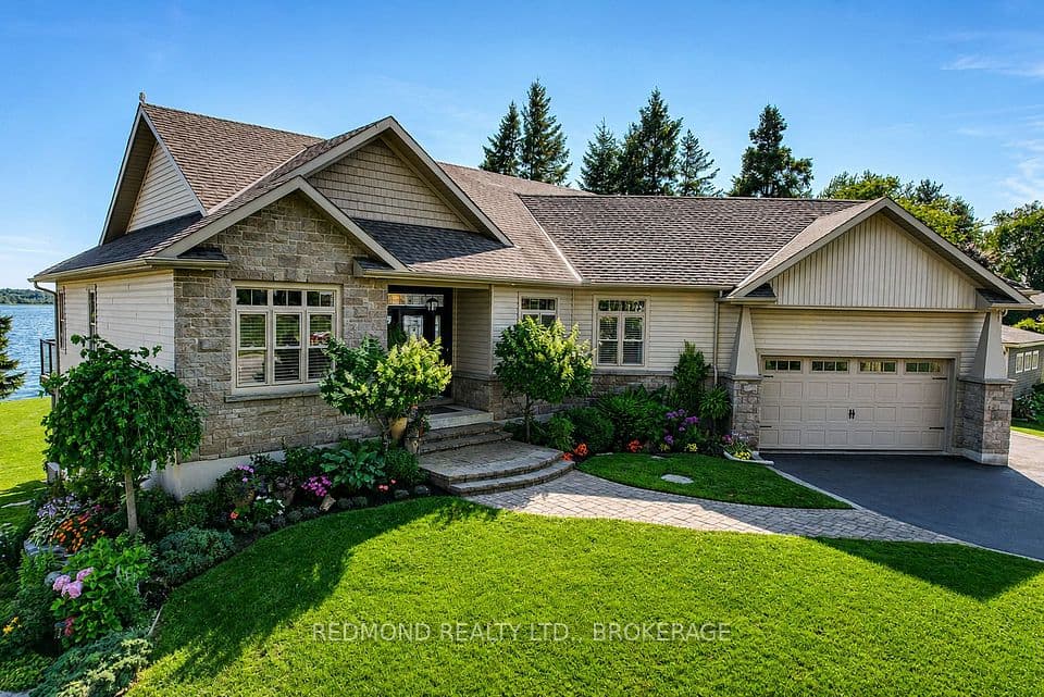 183 Clark Drive, Front of Leeds & Seeleys Bay, ON K7G 2V5 – main photo