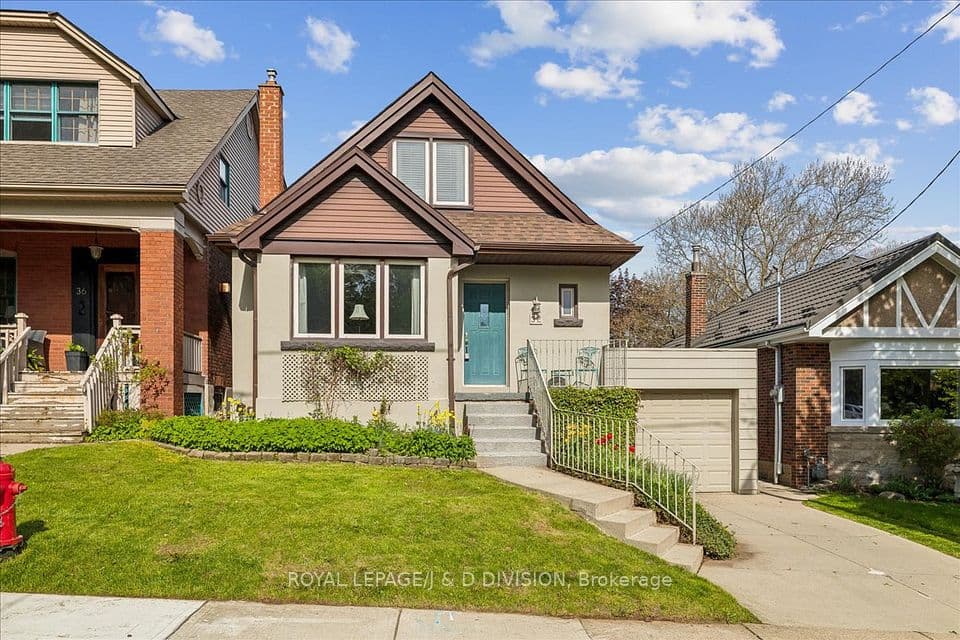 32 Miles Court, Hamilton, ON L8P 4G6 – main photo