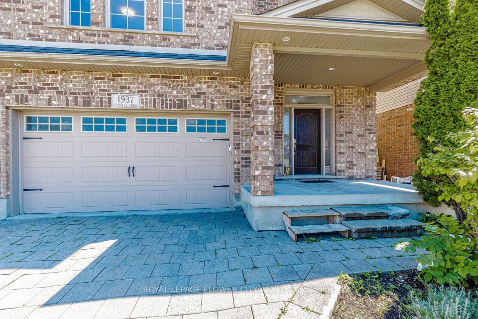 1937 Jubilee Crescent, London North, ON N6G 0H7 – photo 2