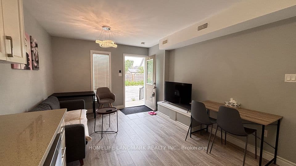122 COURTLAND Avenue E, Waterloo, ON N2G 0B8 – photo 3
