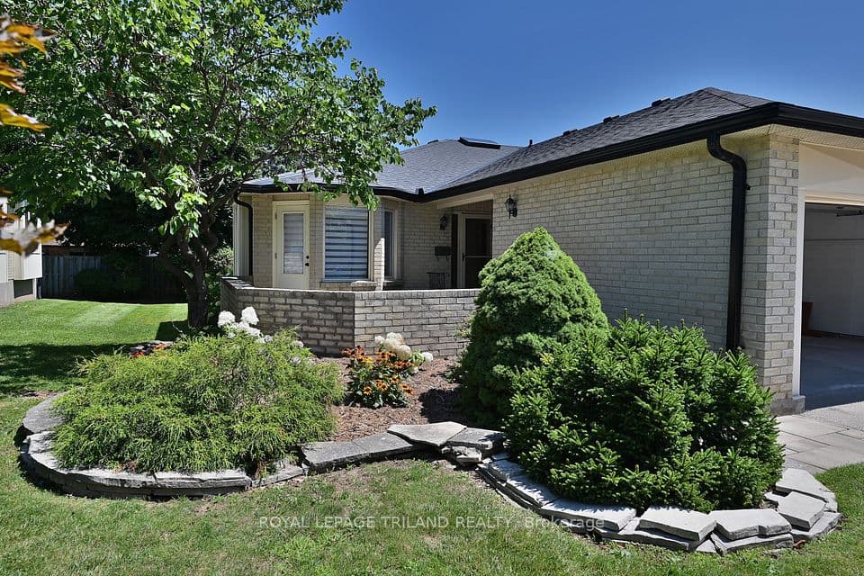 94 Pine Valley Gate 4, London South, ON N6J 4P7 – photo 2