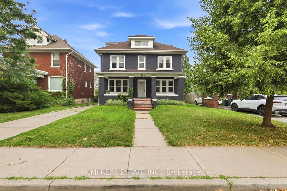 255 Hall Avenue, Windsor, ON N9A 2L5 – photo 2