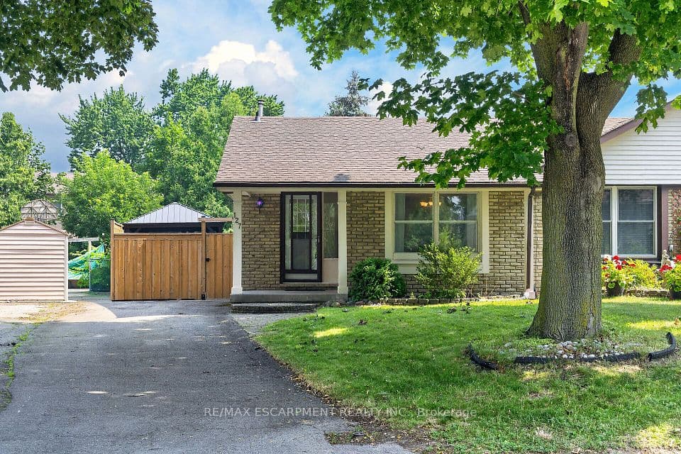127 WENDOVER Drive, Hamilton, ON L9C 5X6 – main photo
